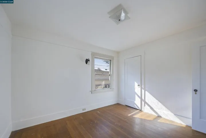 4414 S Pleasant Valley Ct S, Oakland, California 94611