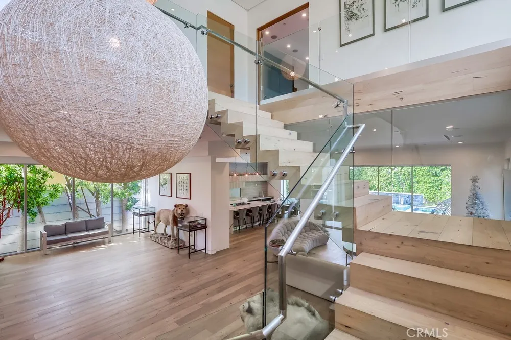 737 N Cherokee Avenue, Los Angeles, California 90038 home-pic-21