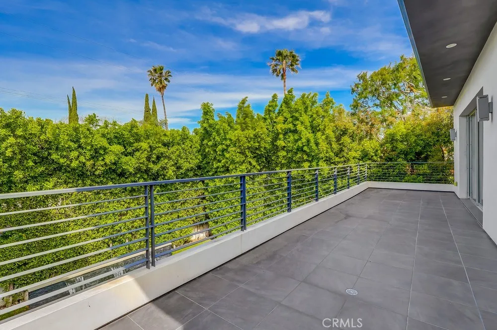 737 N Cherokee Avenue, Los Angeles, California 90038 home-pic-32