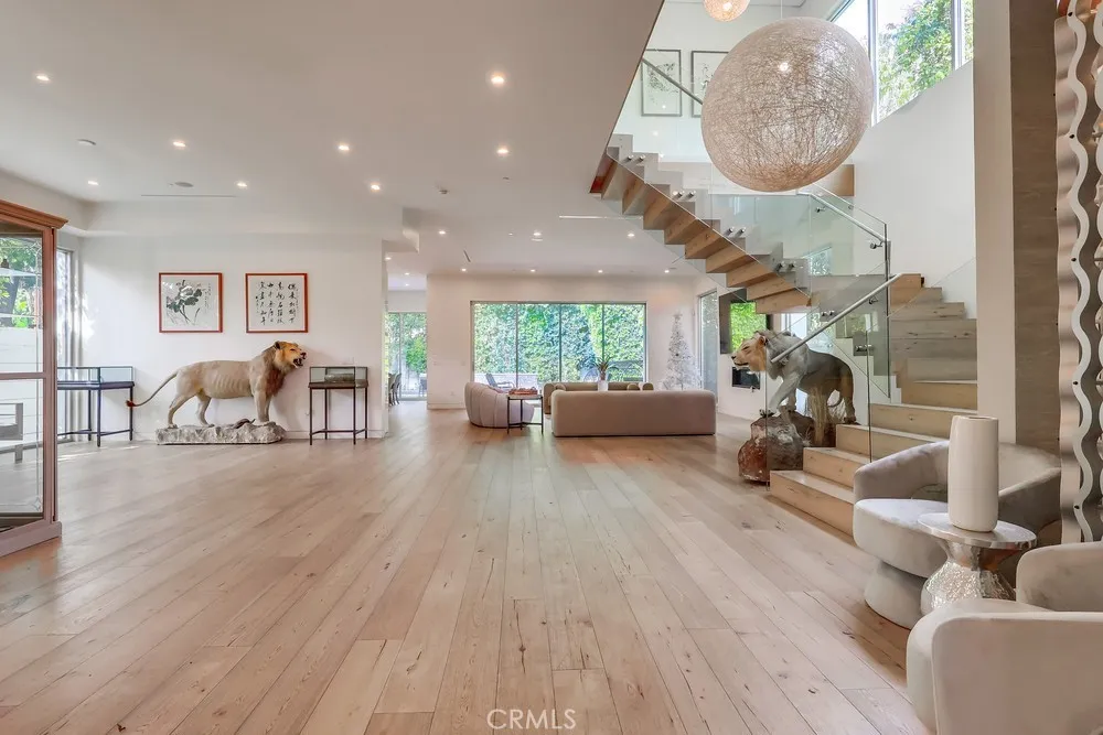 737 N Cherokee Avenue, Los Angeles, California 90038 home-pic-3