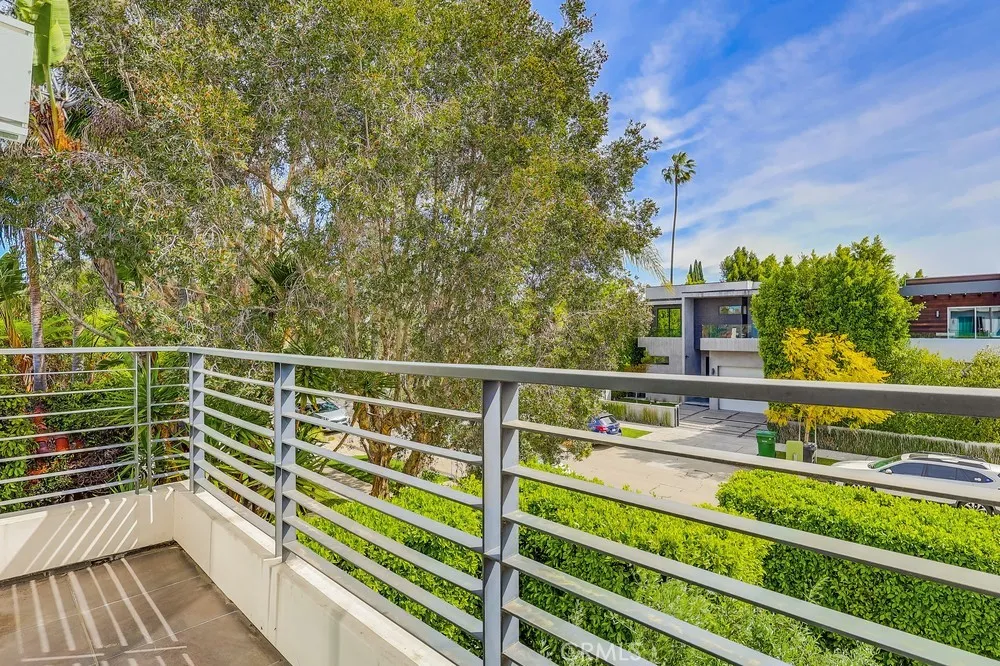 737 N Cherokee Avenue, Los Angeles, California 90038 home-pic-37
