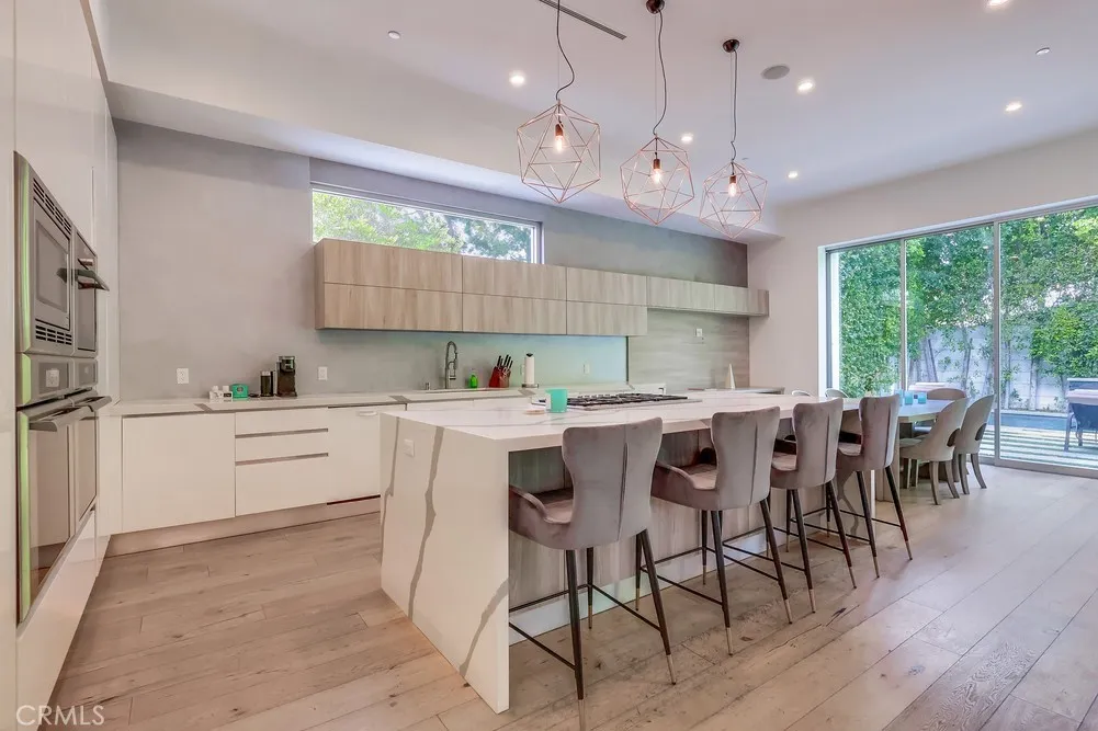 737 N Cherokee Avenue, Los Angeles, California 90038 home-pic-15