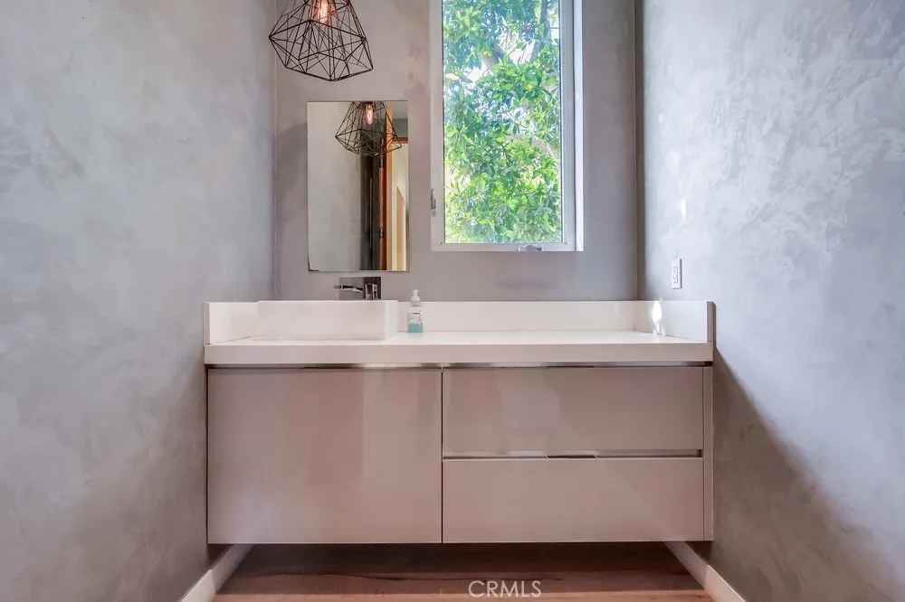 737 N Cherokee Avenue, Los Angeles, California 90038 home-pic-19