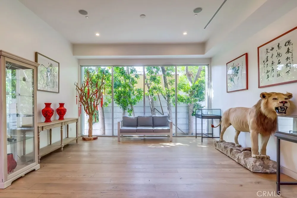 737 N Cherokee Avenue, Los Angeles, California 90038 home-pic-4