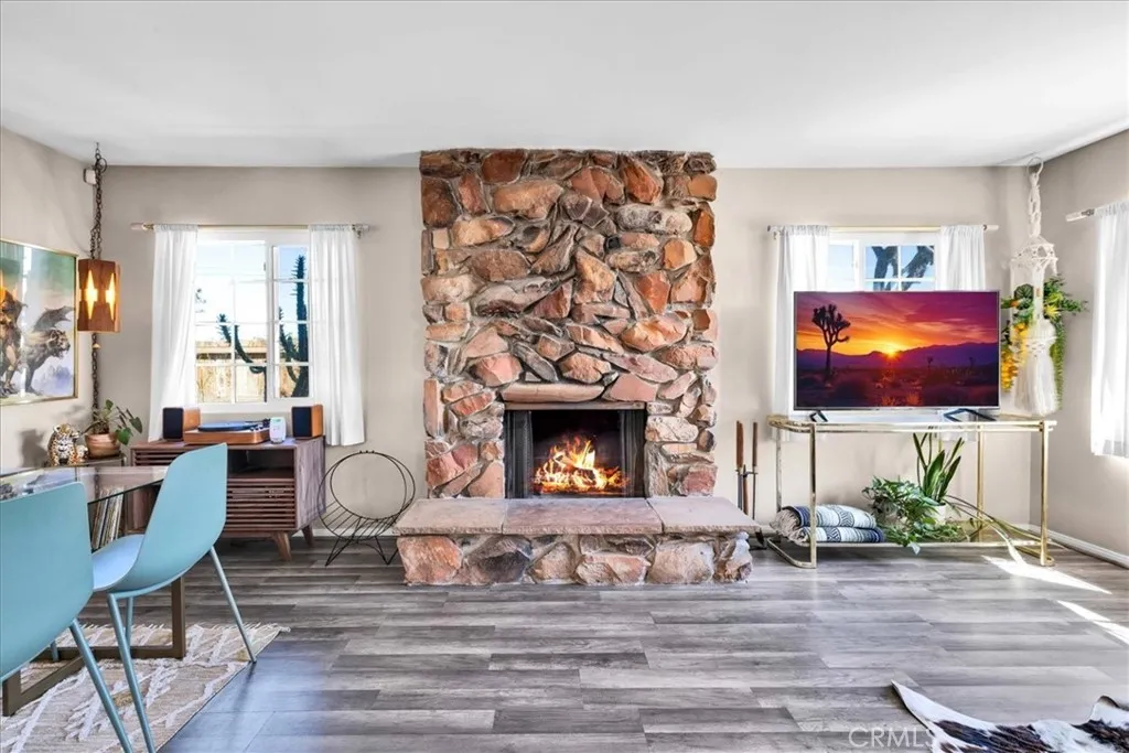 7330 Valley Vista Avenue, Yucca Valley, California 92284 home-pic-8