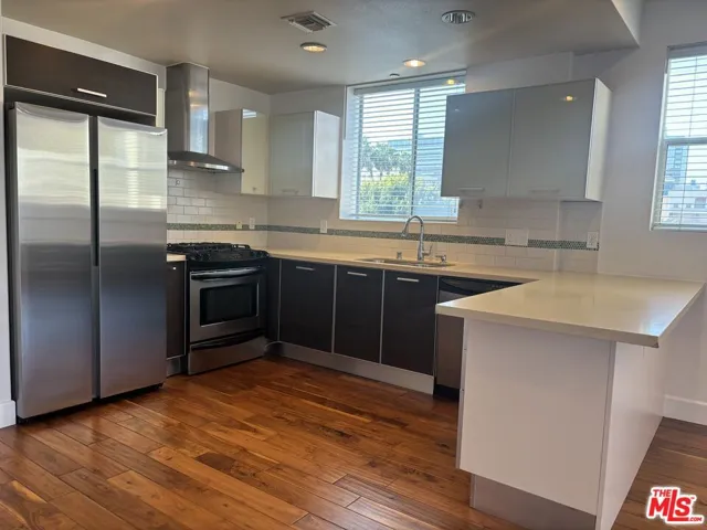 848 Irolo Street 301, Los Angeles, California 90005