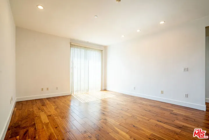 848 Irolo Street 301, Los Angeles, California 90005
