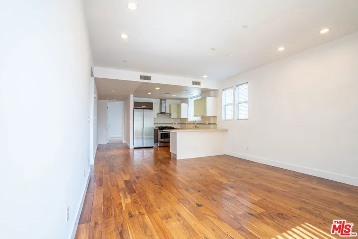 848 Irolo Street 301, Los Angeles, California 90005