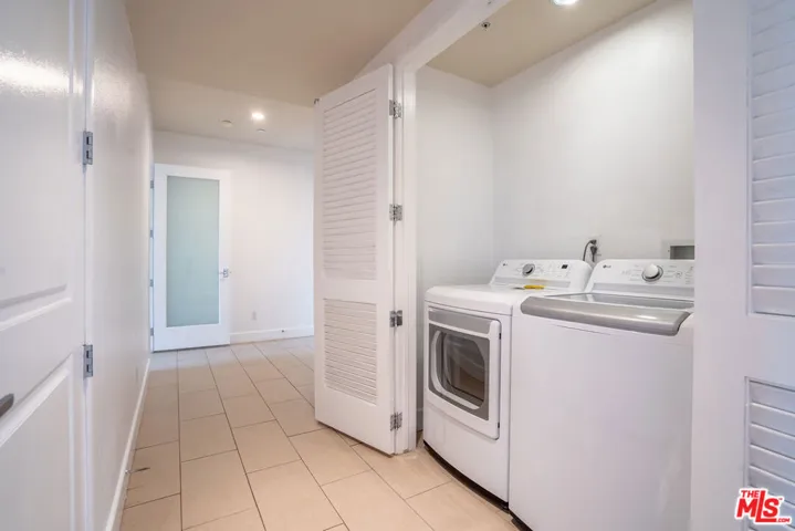 848 Irolo Street 301, Los Angeles, California 90005