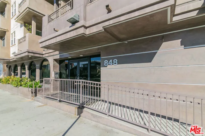 848 Irolo Street 301, Los Angeles, California 90005