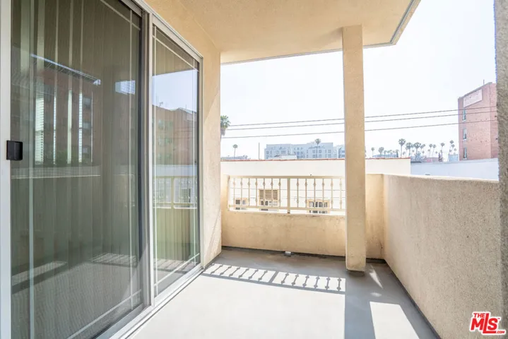 848 Irolo Street 301, Los Angeles, California 90005