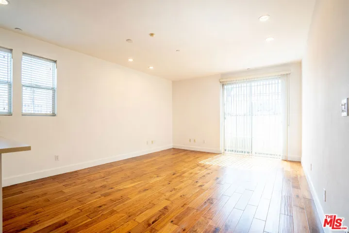 848 Irolo Street 301, Los Angeles, California 90005