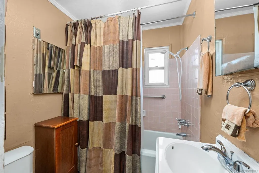 420 S 45th St, San Diego, California 92113 home-pic-18