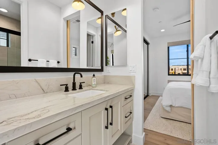 1136 Molara Lane, Encinitas, California 92024