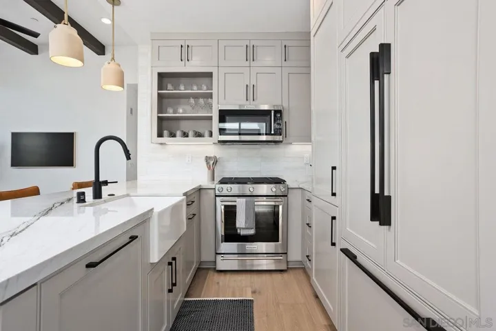 1136 Molara Lane, Encinitas, California 92024