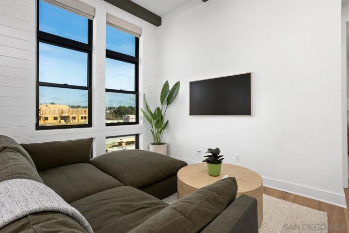 1136 Molara Lane, Encinitas, California 92024