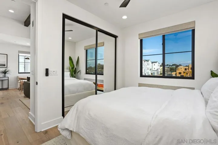 1136 Molara Lane, Encinitas, California 92024