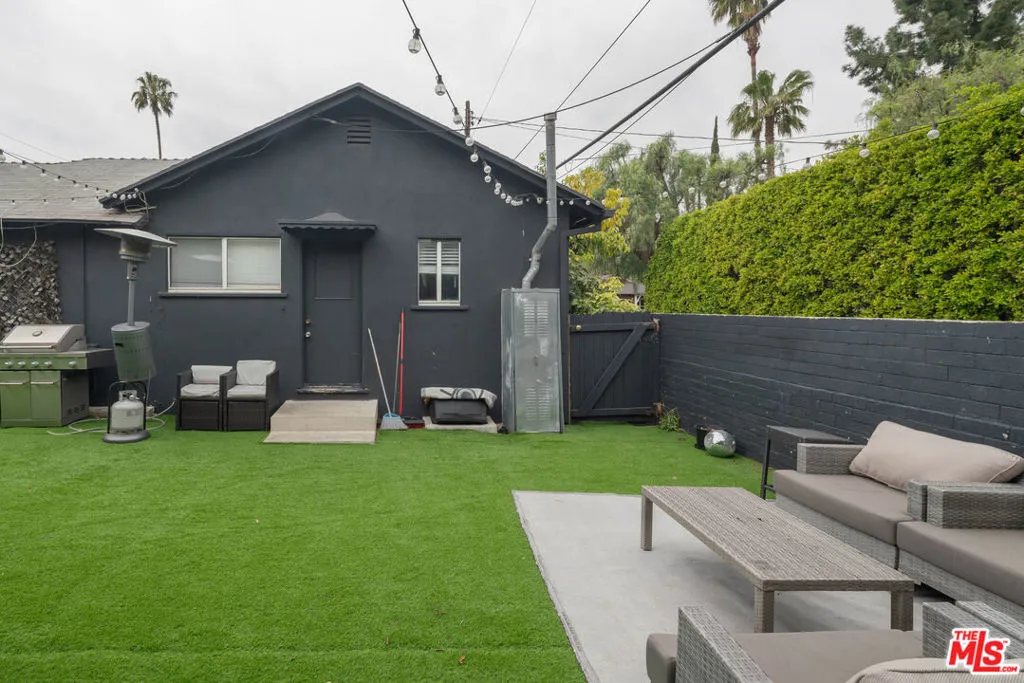 13559 Burbank Boulevard, Van Nuys, California 91401 home-pic-13