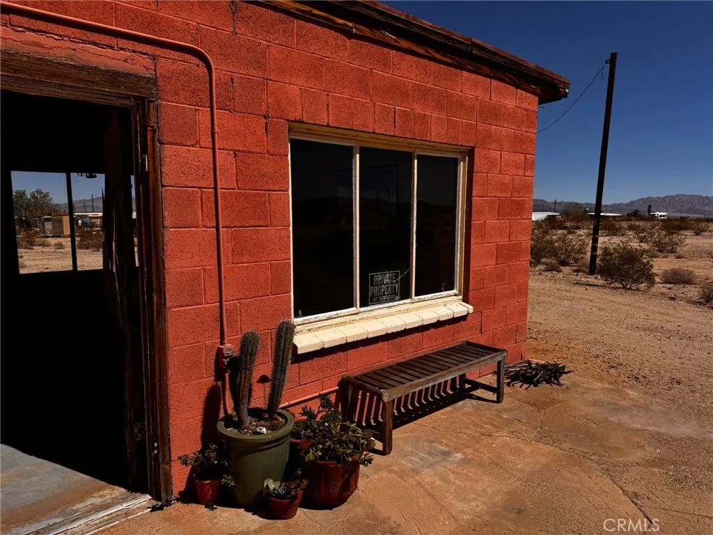 6615 Thunder Road, 29 Palms, California 92277 home-pic-4