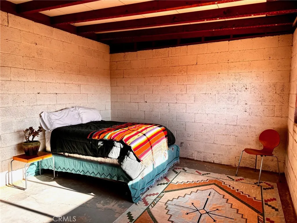 6615 Thunder Road, 29 Palms, California 92277 home-pic-12