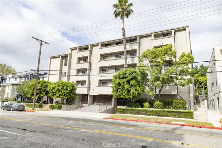 4651 Cahuenga Boulevard, Toluca Lake, California 91602