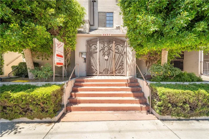 4651 Cahuenga Boulevard, Toluca Lake, California 91602