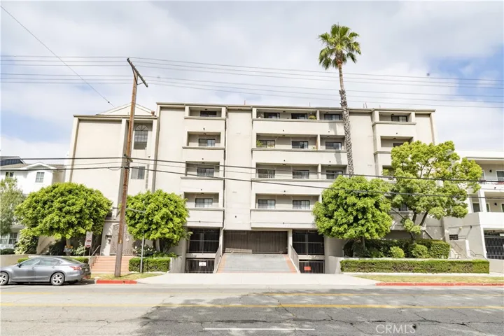 4651 Cahuenga Boulevard, Toluca Lake, California 91602