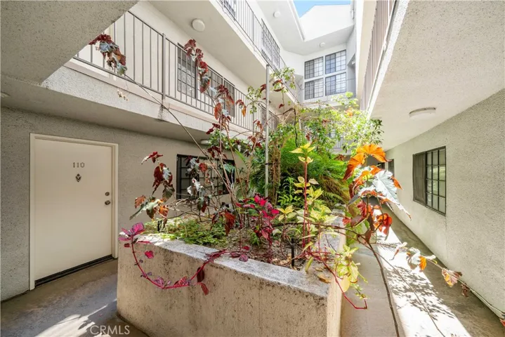 4651 Cahuenga Boulevard, Toluca Lake, California 91602