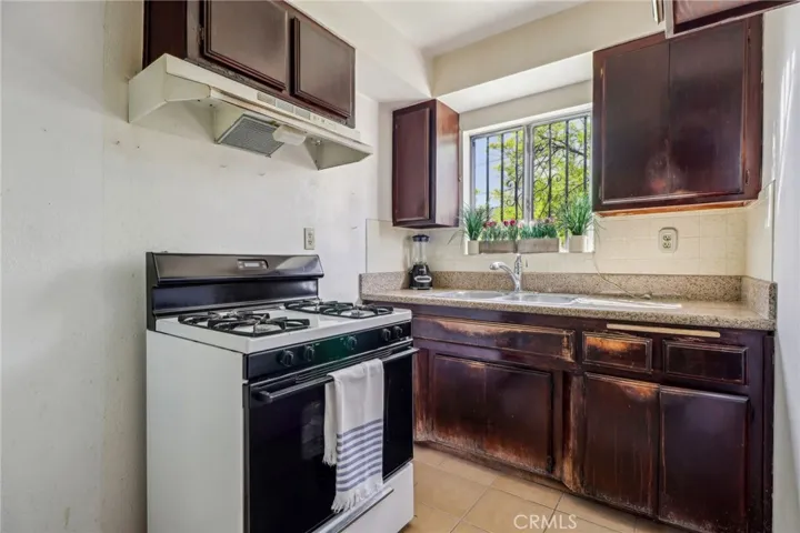 Back unit kitchen