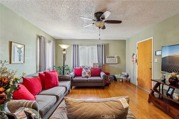Front unit living area