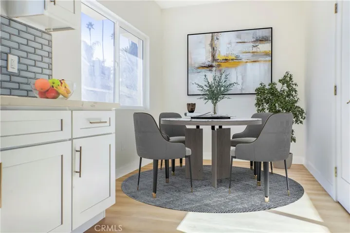 New construction unit with virtual staging