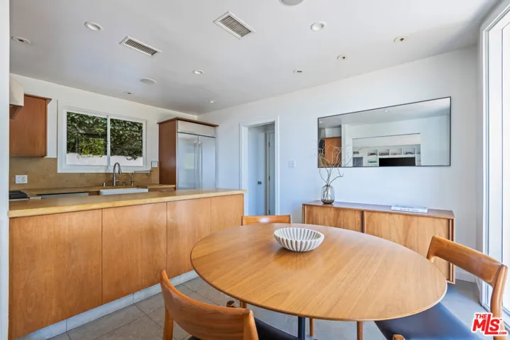 1568 Viewsite Drive, Los Angeles, California 90069