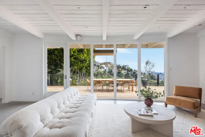 1568 Viewsite Drive, Los Angeles, California 90069