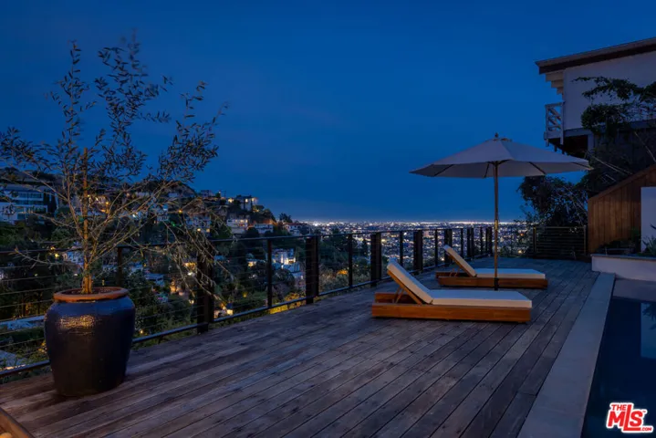 1568 Viewsite Drive, Los Angeles, California 90069