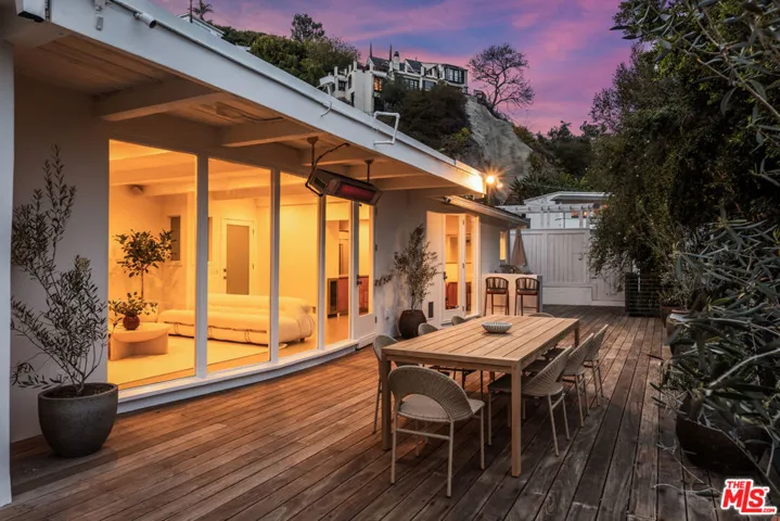 1568 Viewsite Drive, Los Angeles, California 90069