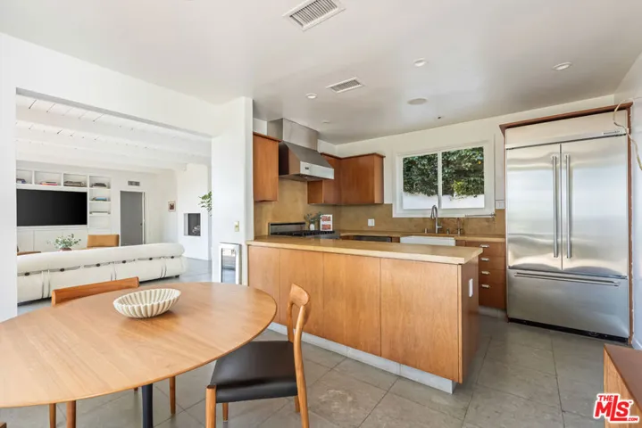 1568 Viewsite Drive, Los Angeles, California 90069