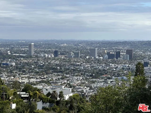 1568 Viewsite Drive, Los Angeles, California 90069