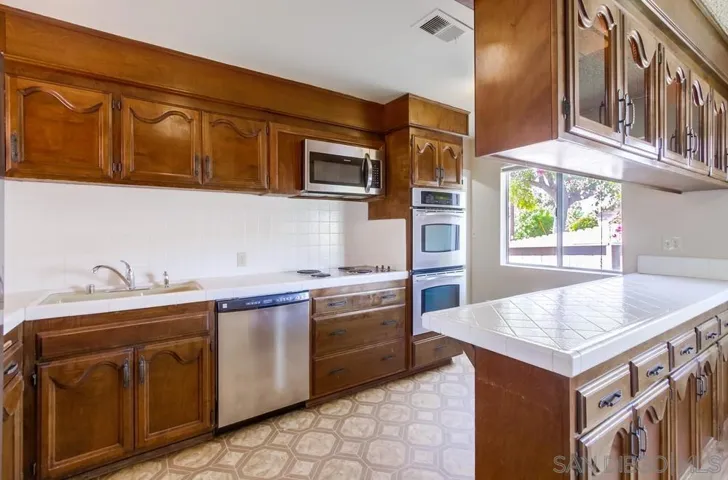 8402 Boulder Pl, San Diego, California 92119