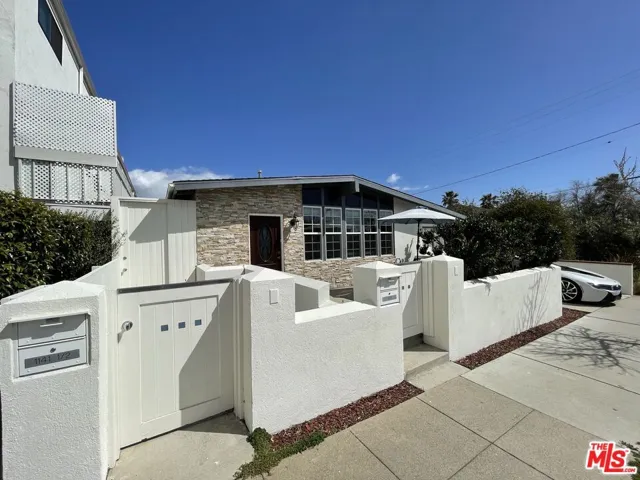 1141 1/2 24th Street, Santa Monica, California 90403