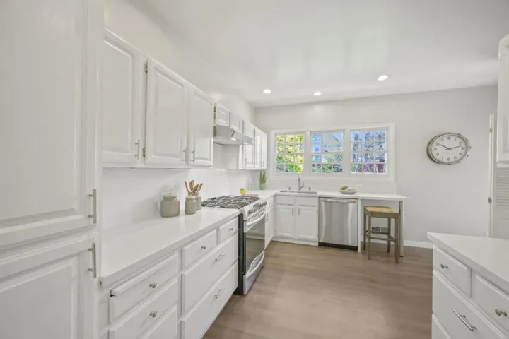 1249 Oak Street, San Mateo, California 94402