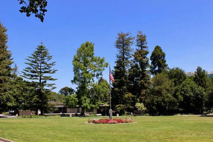 1249 Oak Street, San Mateo, California 94402
