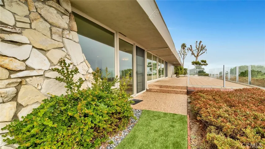 3300 Starline Drive, Rancho Palos Verdes, California 90275
