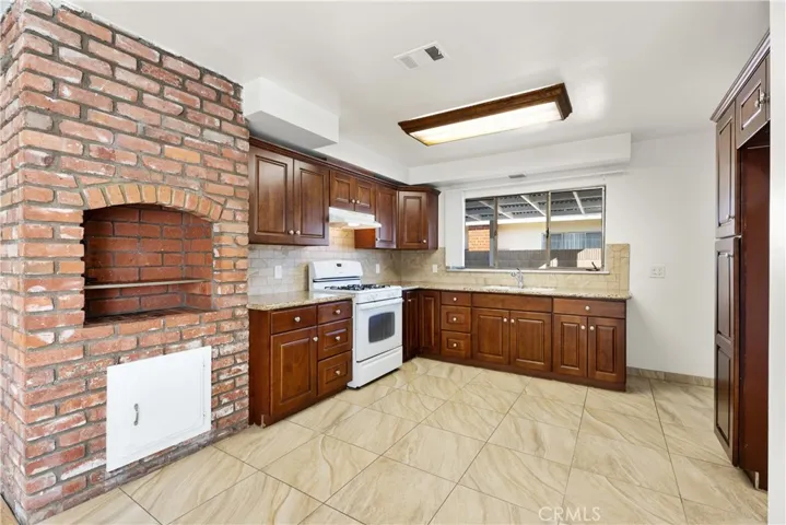 207 S Nutwood Street, Anaheim, California 92804