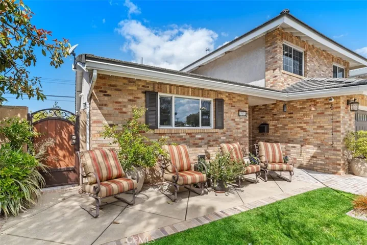 19591 Waterbury Lane, Huntington Beach, California 92646