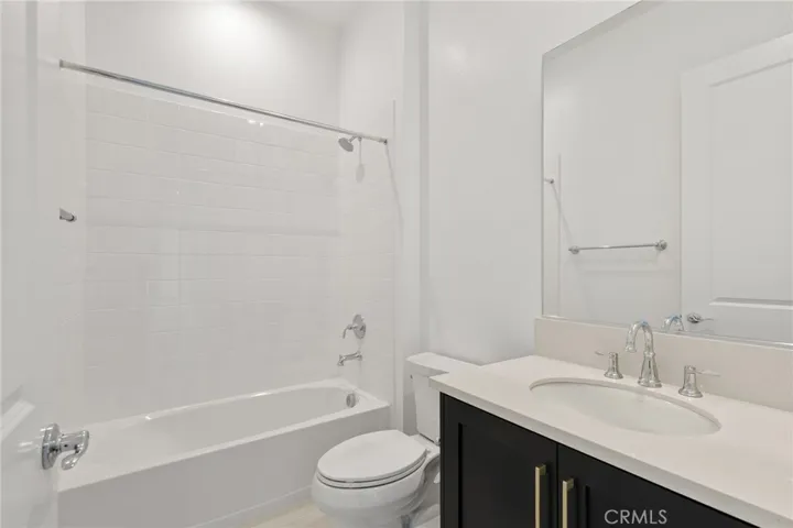 Secondary Bathroom - Silverado Coastal Contemporary - HS 47 - Ridge Collection at Bella Vista