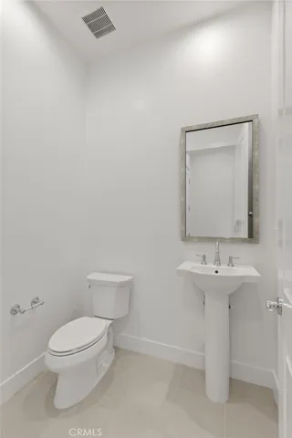 Secondary Bathroom - Silverado Coastal Contemporary - HS 47 - Ridge Collection at Bella Vista