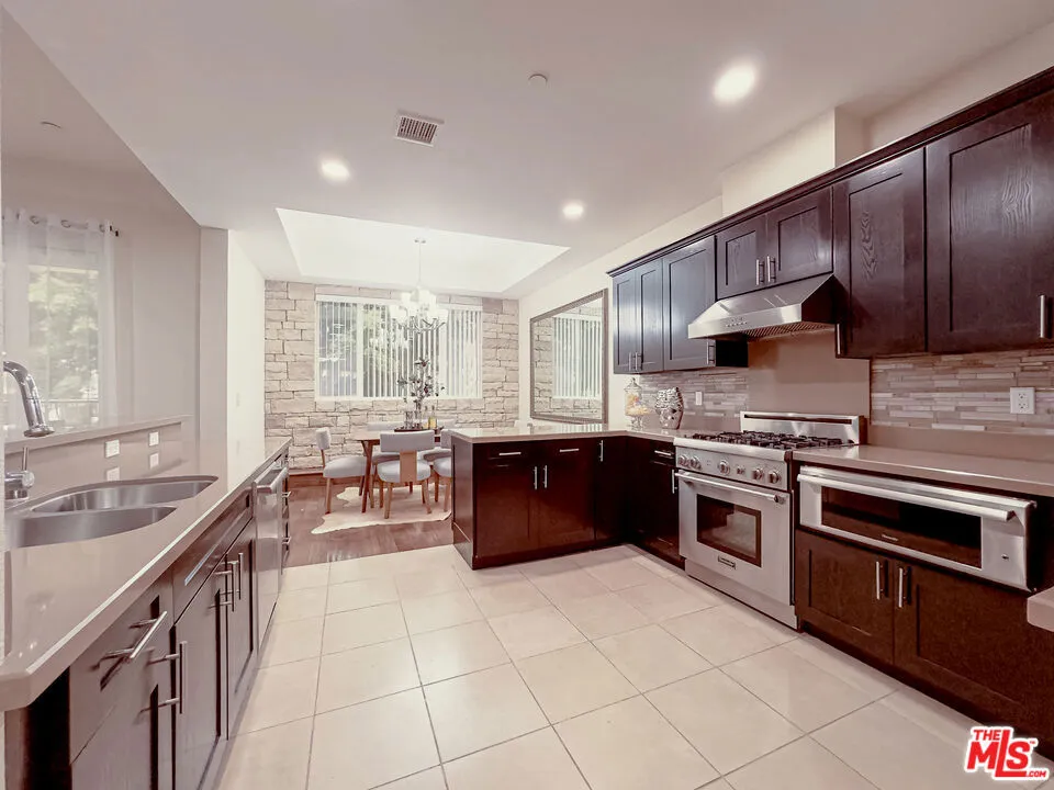 4848 Wilshire Boulevard 102, Los Angeles, California 90010 home-pic-16