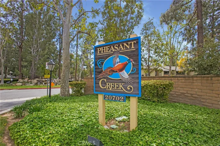 With 416 units in Pheasant Creek, it will be easy to make new friends here