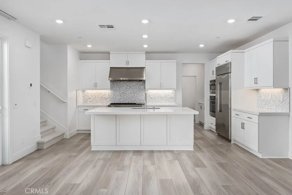 120 Zawn, Irvine, California 92618 home-pic-11