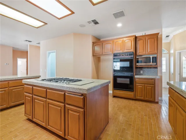 19030 Pimlico Road, Apple Valley, California 92308